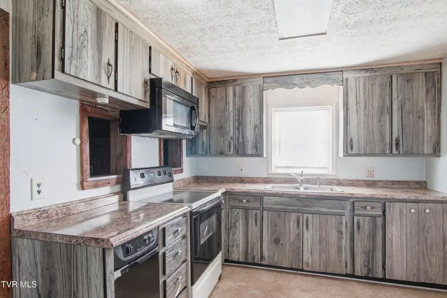 380 Oak Grove Road, Gray, TN 37615 - #2