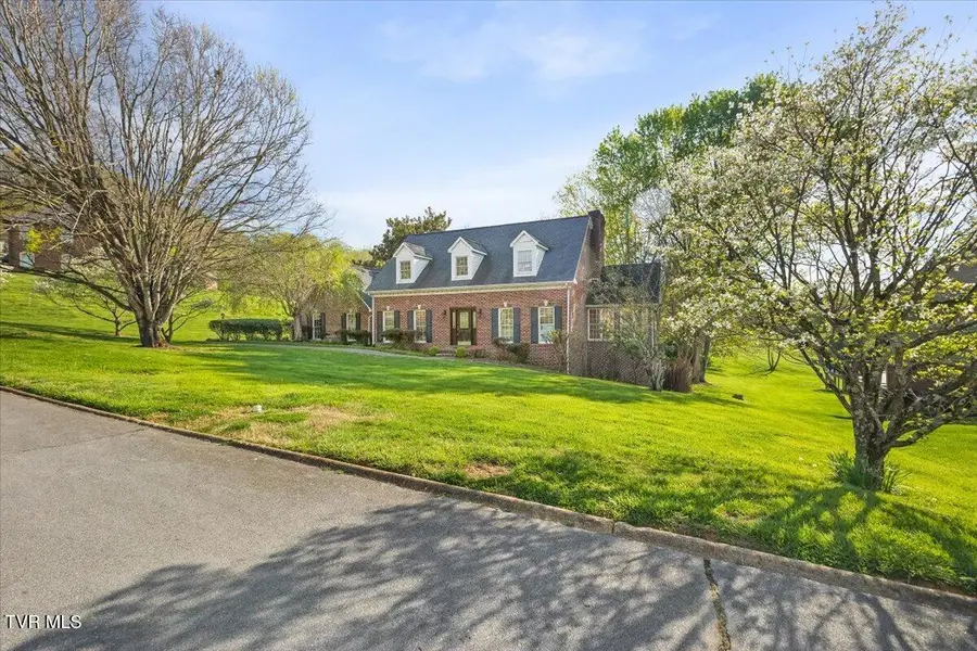 1857 Greenbriar Circle, Elizabethton, TN 37643 - #3