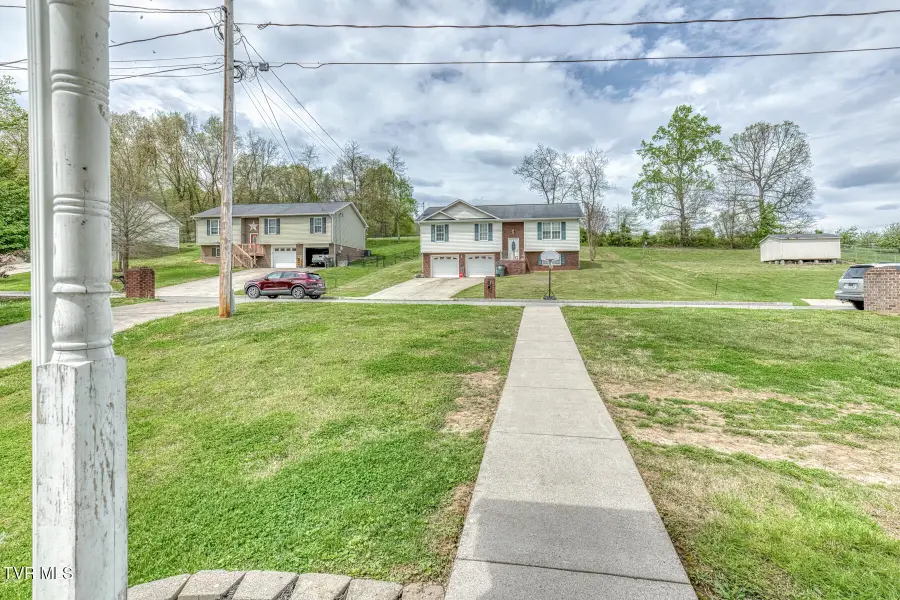 153 Hunters Run Lane, Mount Carmel, TN 37645 - #2