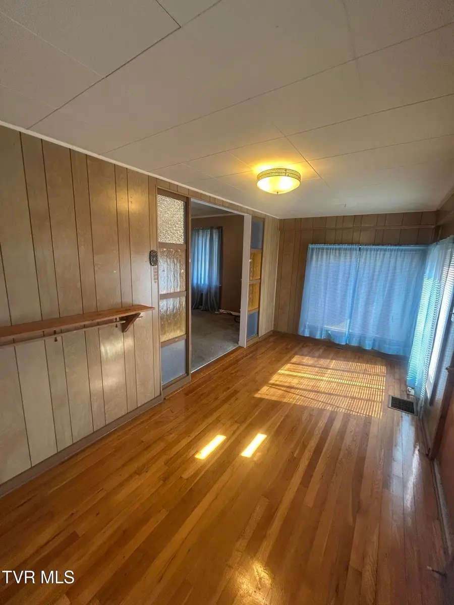 18 East 3rd Avenue, Big Stone Gap, VA 24219 - #3