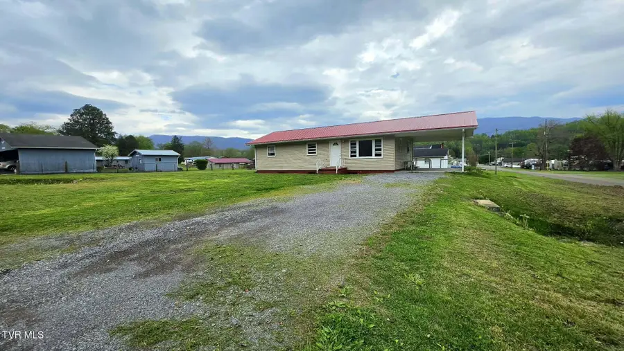 2704 East 6th Avenue, Big Stone Gap, VA 24219 - #2
