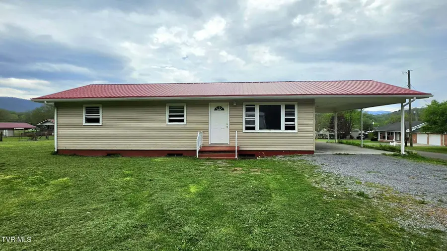 2704 East 6th Avenue, Big Stone Gap, VA 24219 - #3