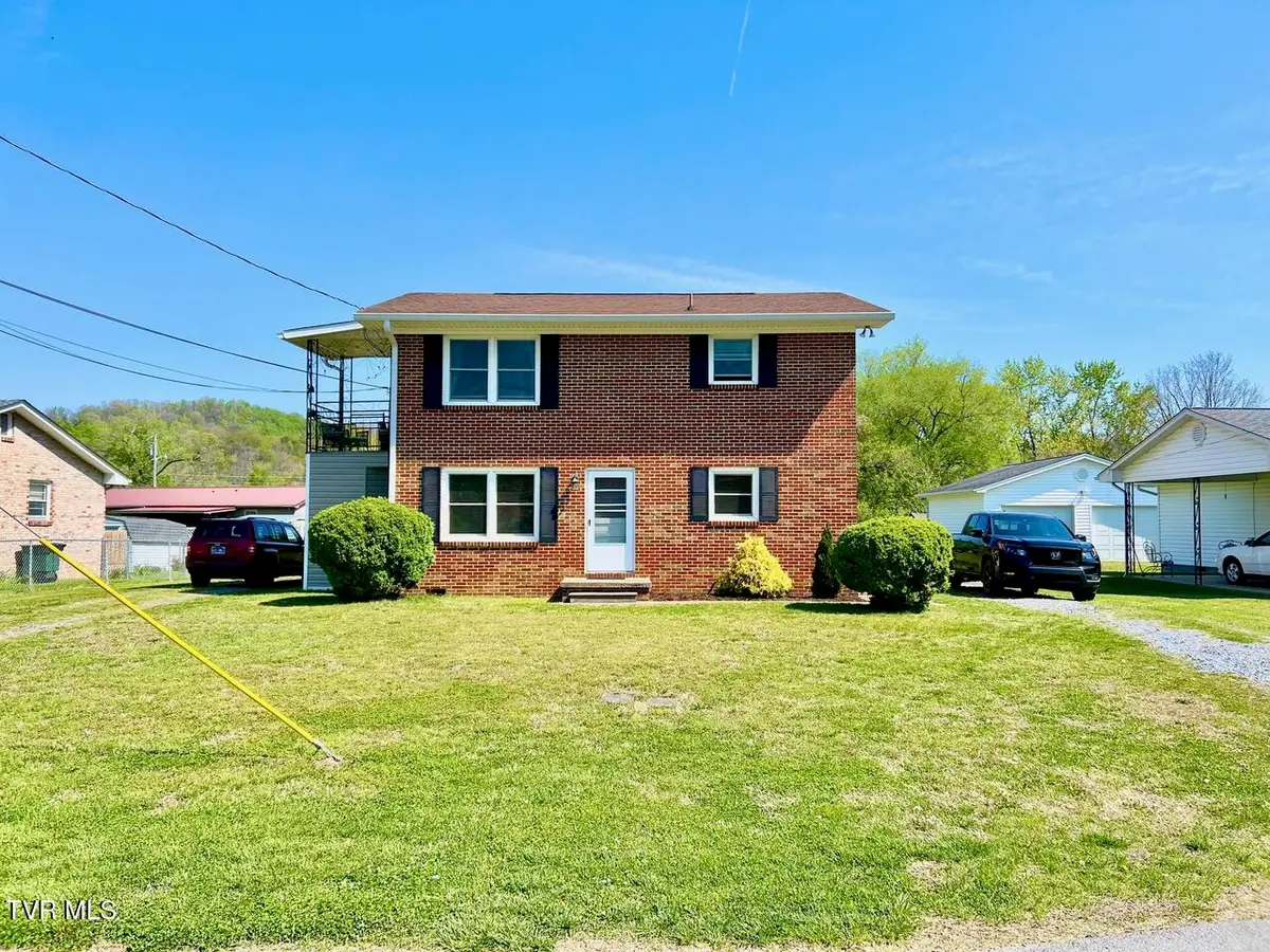 615 6151/2 Bravo Street, Elizabethton, TN 37643 - #1