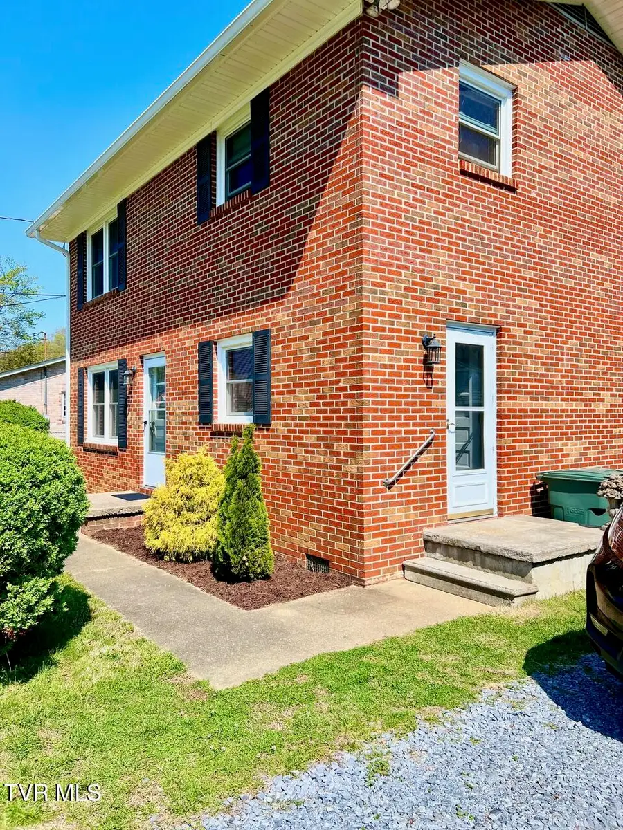 615 6151/2 Bravo Street, Elizabethton, TN 37643 - #3