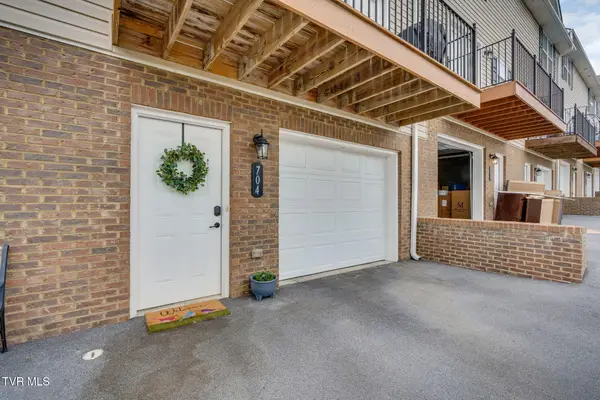 704 Grays Pointe Court #39, Johnson City, TN 37615