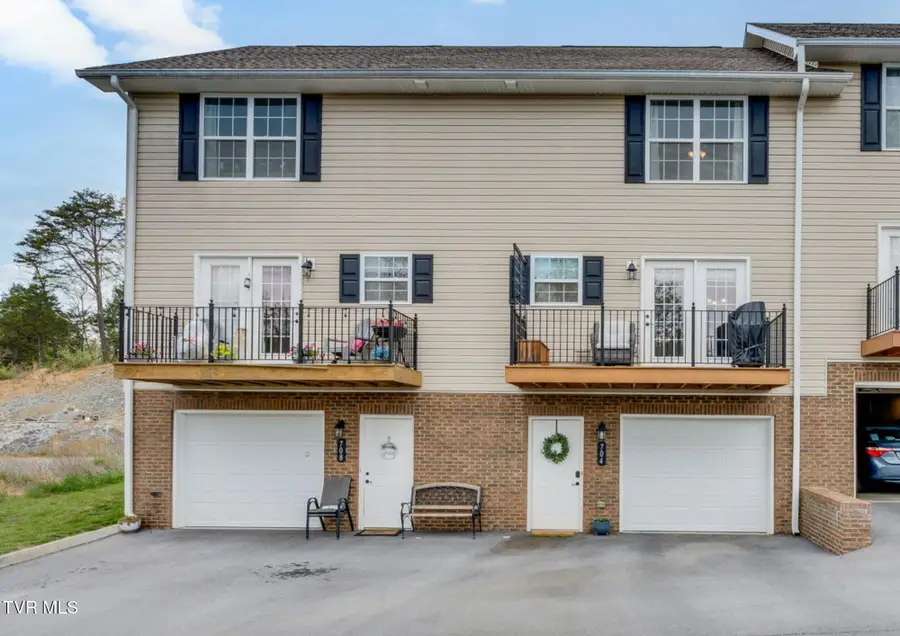 704 Grays Pointe Court #39, Johnson City, TN 37615 - #2