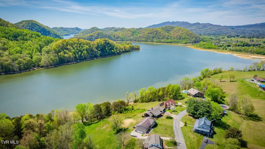 127 West Lake Drive, Rogersville, TN 37857 - #2