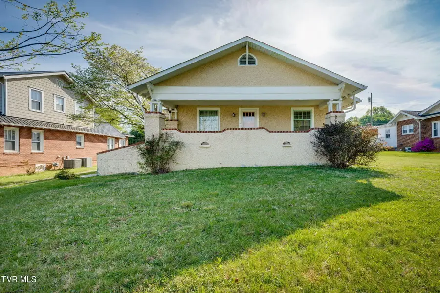 302 Daytona Place, Elizabethton, TN 37643 - #2