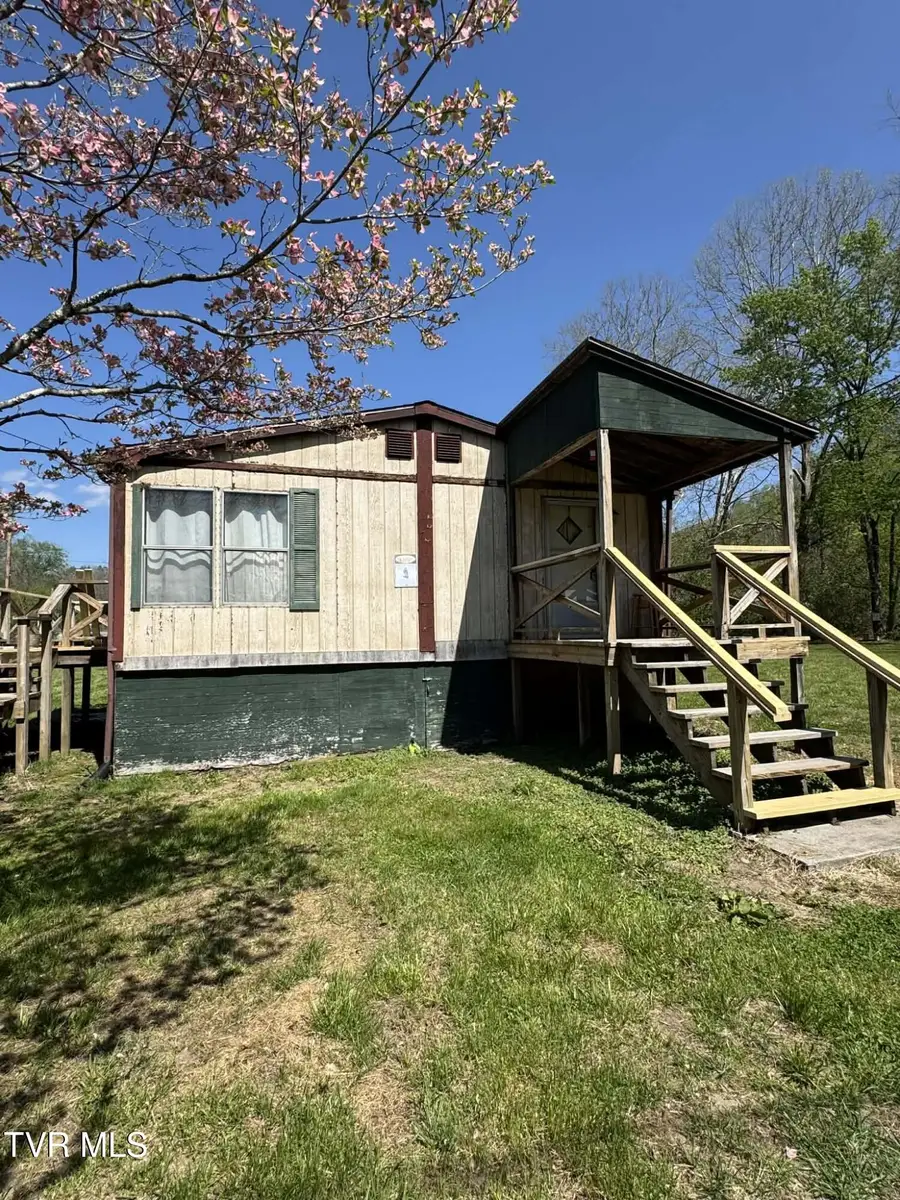 90 Railroad Avenue, Saint Paul, VA 24283 - #2