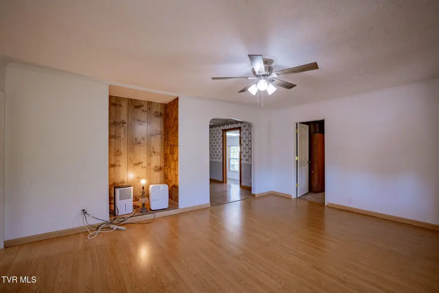 2044 Siam Road, Elizabethton, TN 37643 - #2