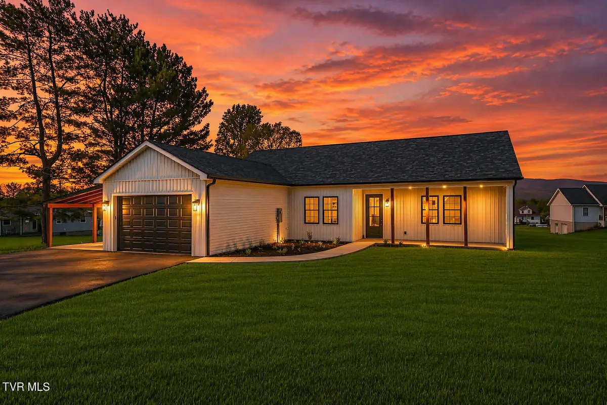 137 Crestview Drive, Elizabethton, TN 37643 - #1