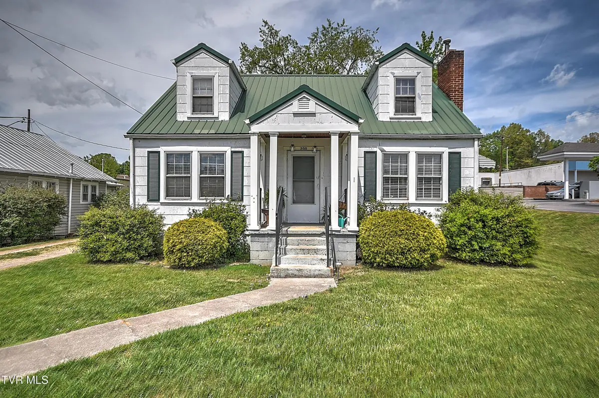 200 & 202 West Main Street, Mount Carmel, TN 37645 - #1