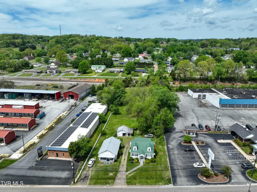 200 & 202 West Main Street, Mount Carmel, TN 37645 - #3