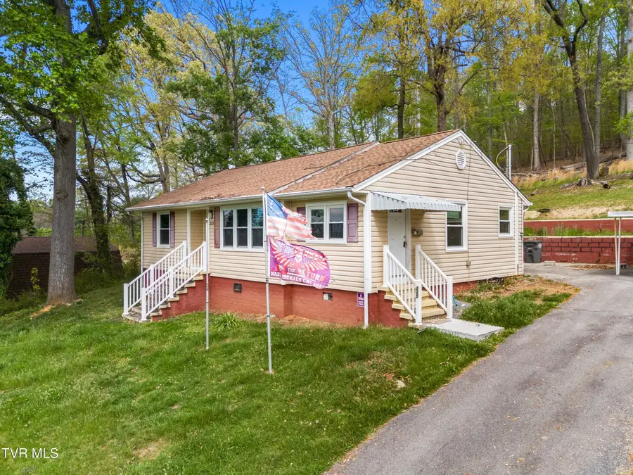 325 Mullins Street, Kingsport, TN 37665 - #3