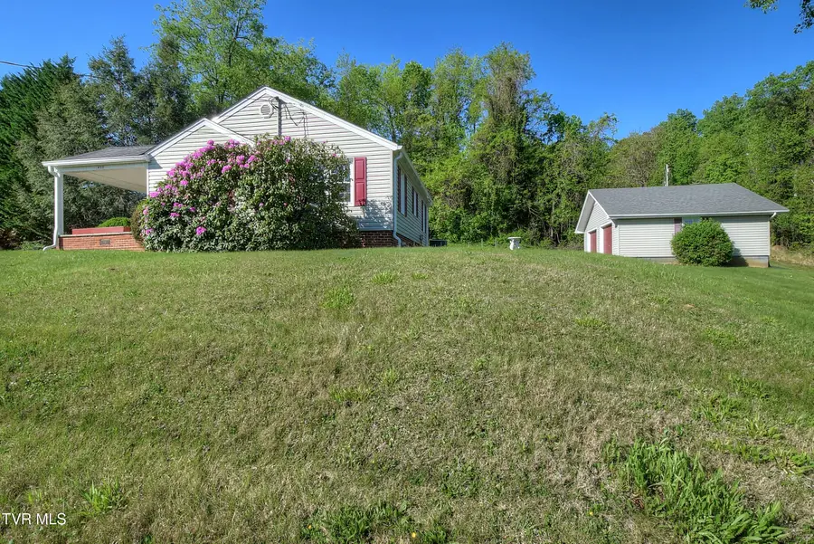 433 Division Street, Elizabethton, TN 37643 - #3