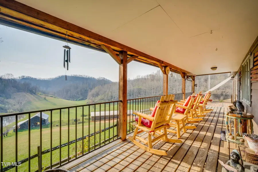 341 Hawk Drive, Gate City, VA 24251 - #2