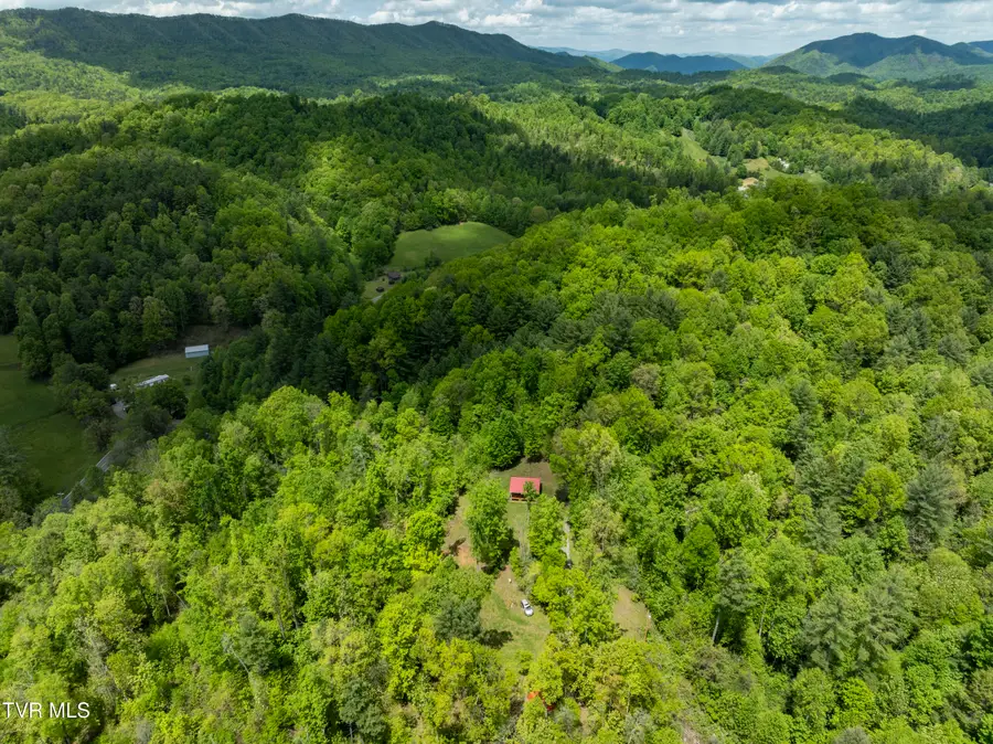 994 Fairview Road, Hampton, TN 37658 - #2