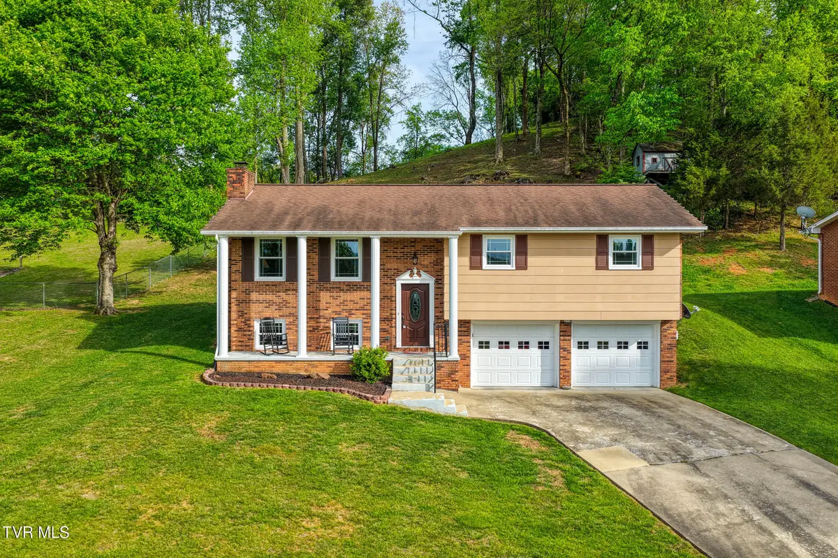 820 South Sherbrooke Circle, Mount Carmel, TN 37645 - #1