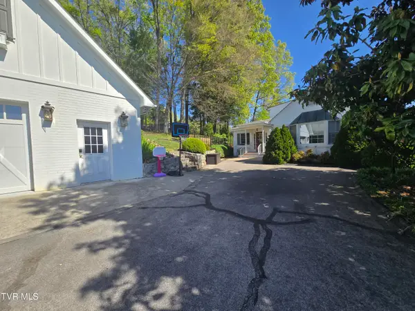 570 Valley Drive, Bristol, VA 24201