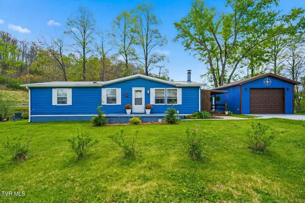 110 Northeast Little League Road, Coeburn, VA 24230