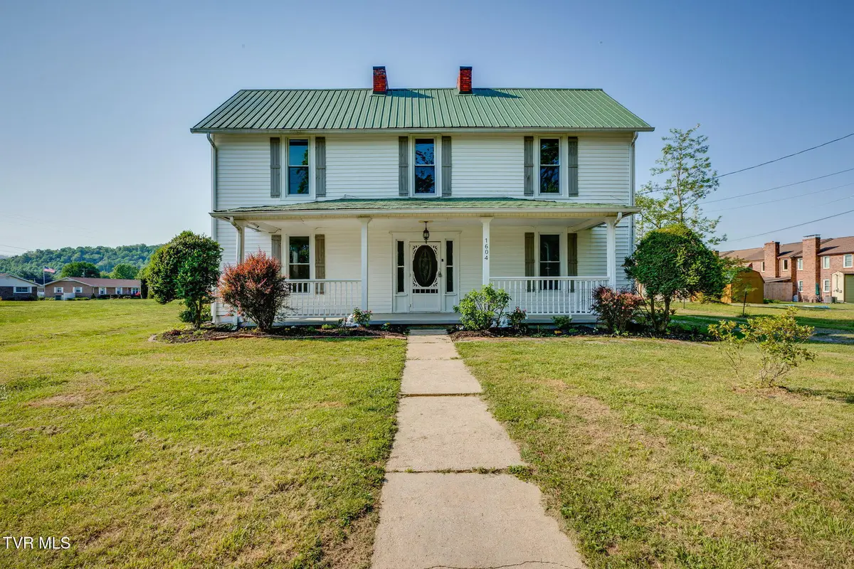 1604 Broad Street, Elizabethton, TN 37643 - #1