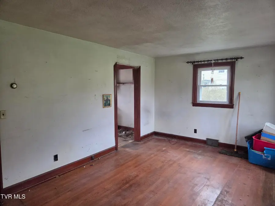 10189 Crescent Road, Glade Spring, VA 24340 - #3