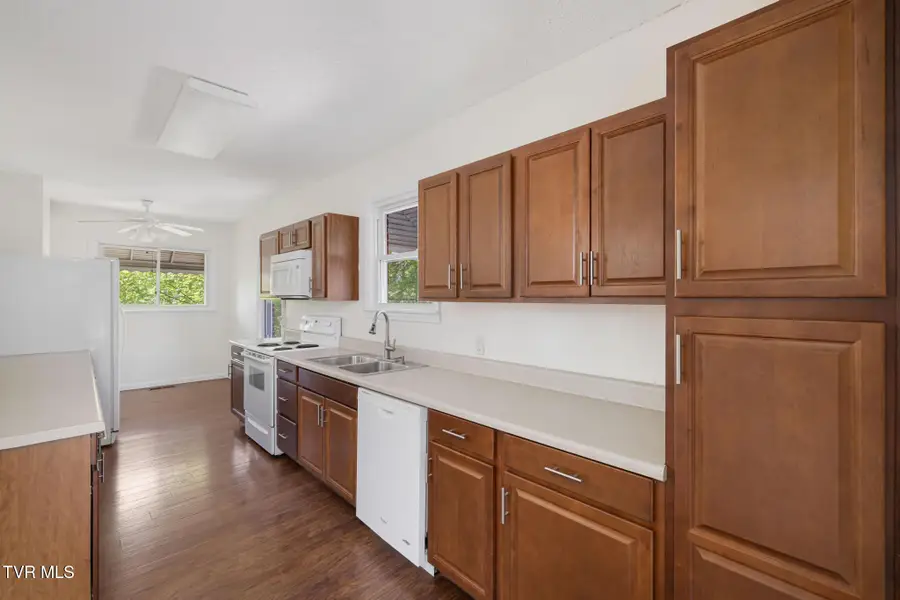 153 Forest Avenue, Pennington Gap, VA 24277 - #2