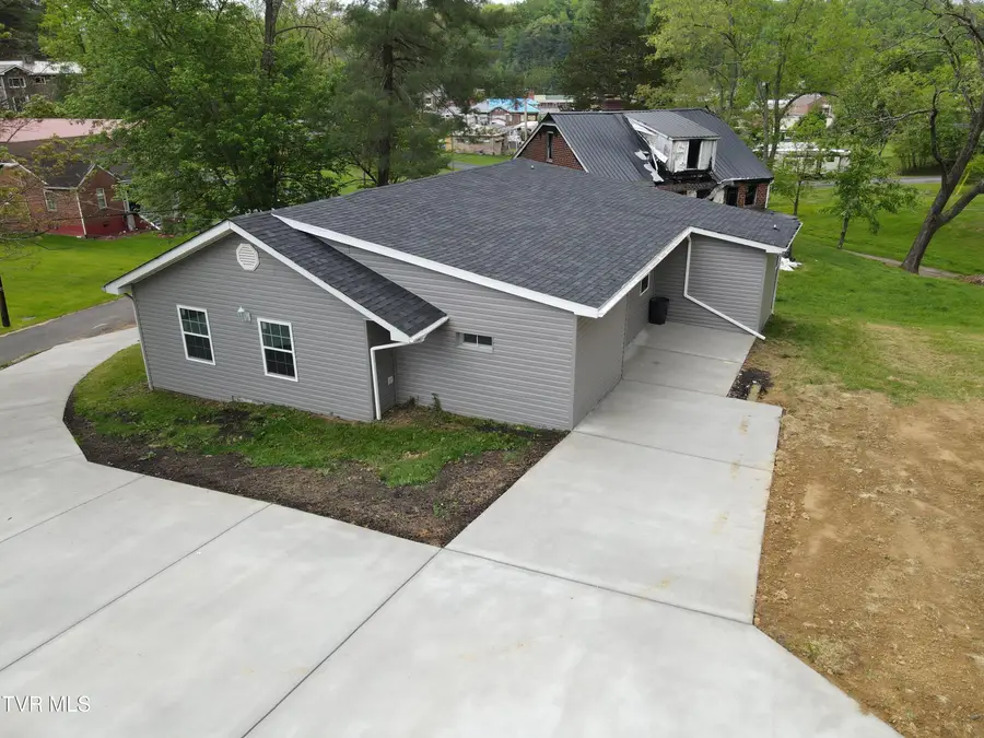 265 Market Street, Clintwood, VA 24228 - #2