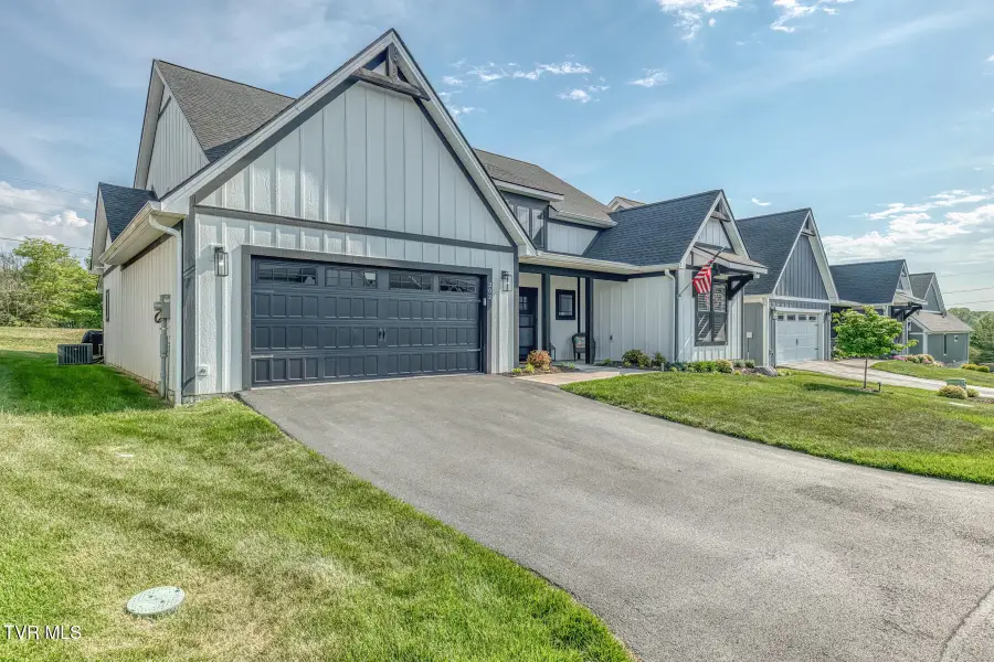 818 Guaranda Drive #202, Johnson City, TN 37604 - #2