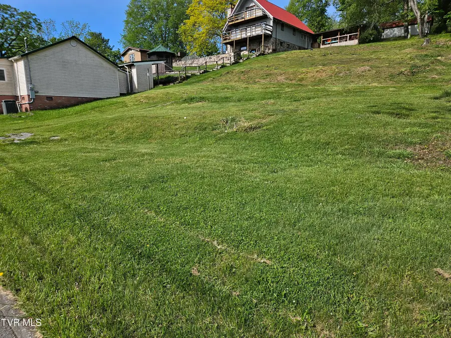 108 Cherry Street, Wise, VA 24293 - #2