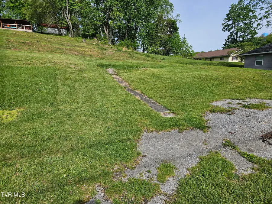 108 Cherry Street, Wise, VA 24293 - #3
