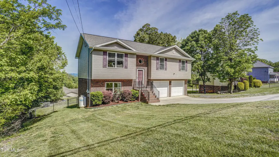 3920 Thornton Drive, Kingsport, TN 37664 - #2