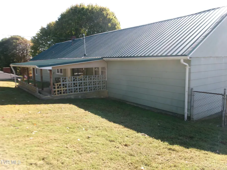 443 Holly Street, Mount Carmel, TN 37645 - #3