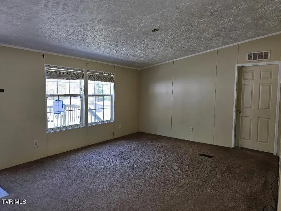 8802 Gateway Drive, Wise, VA 24293 - #3