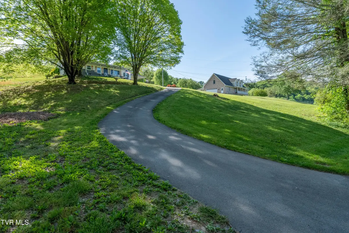 214 Wilson Avenue, Elizabethton, TN 37643 - #1