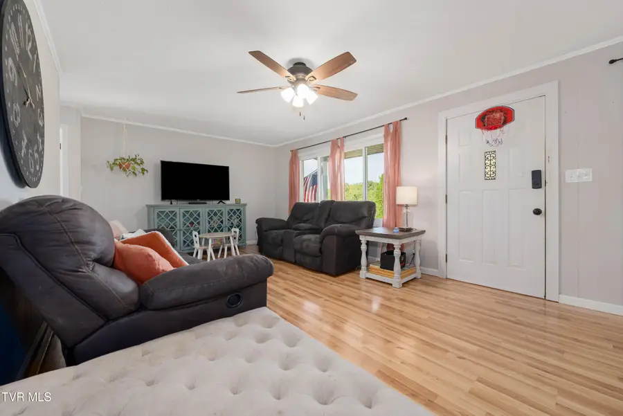 214 Wilson Avenue, Elizabethton, TN 37643 - #2