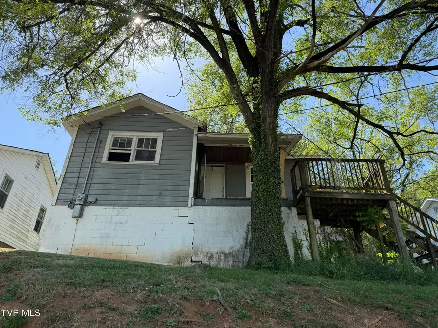 1044 Fairway Avenue, Kingsport, TN 37665 - #2