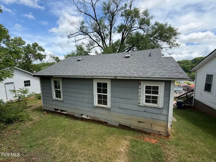1044 Fairway Avenue, Kingsport, TN 37665 - #3