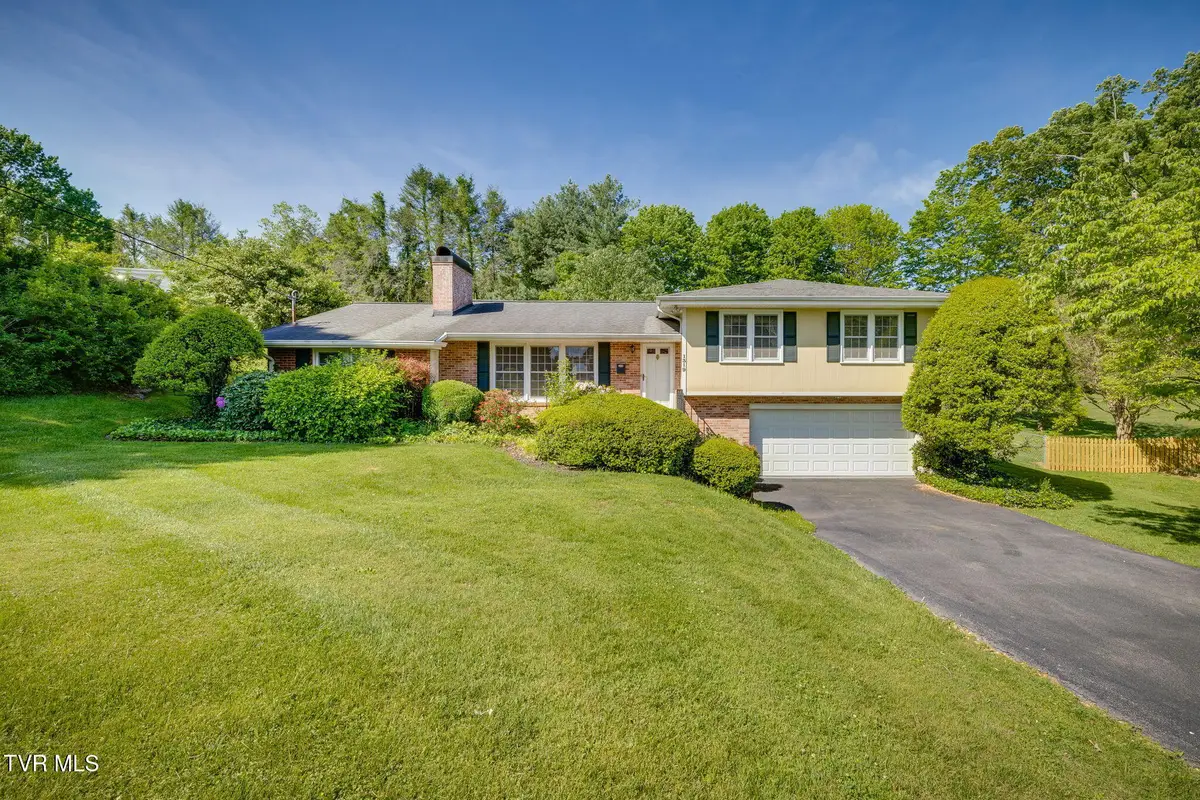 1319 Lynnwood Drive, Johnson City, TN 37601 - #1