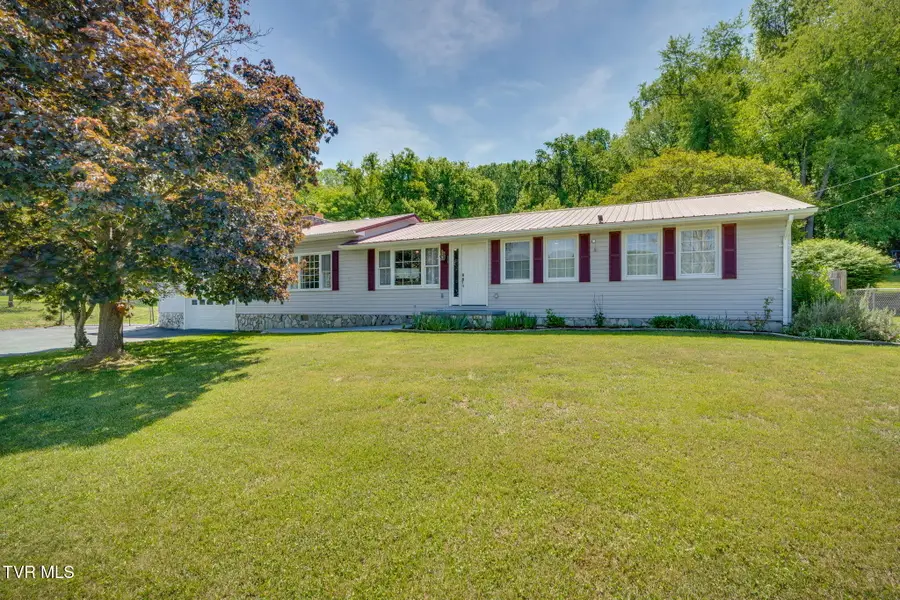638 South Elm Avenue, Erwin, TN 37650 - #2