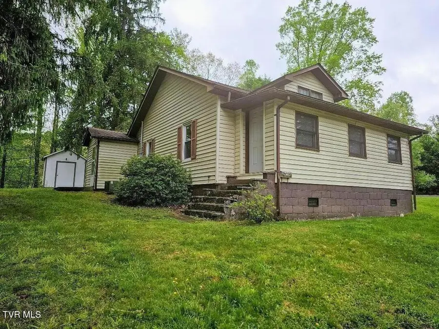 736 Northeast Park Avenue, Norton, VA 24273 - #2