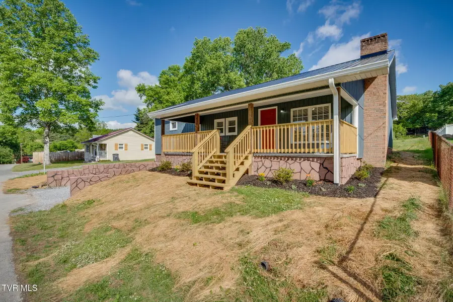306 Hemlock Street, Mount Carmel, TN 37645 - #2