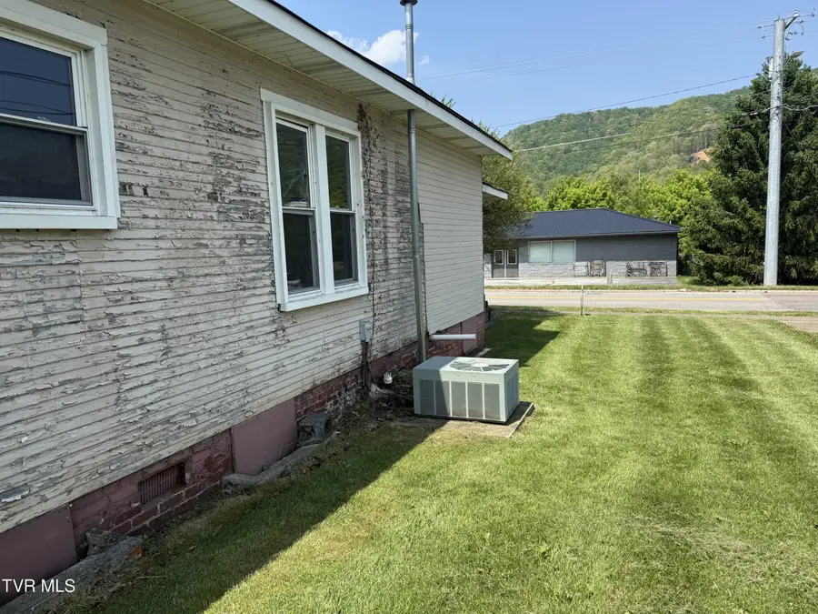 656 North Main Avenue, Erwin, TN 37650 - #2