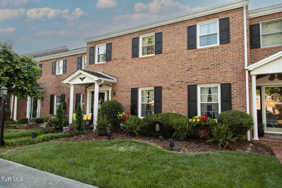 2734 East Oakland Avenue #Apt E49, Johnson City, TN 37601 - #2