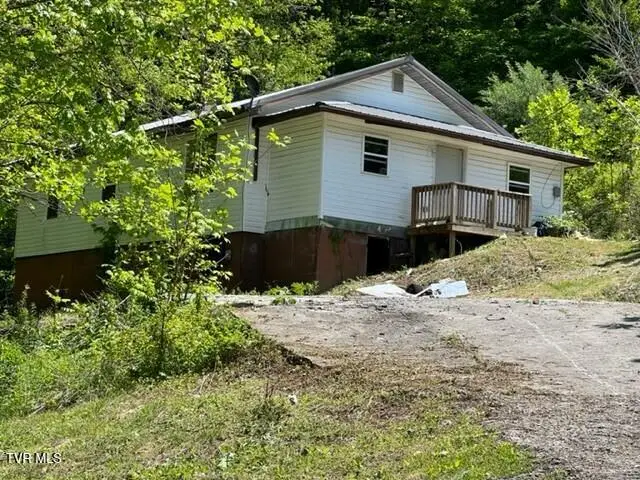 1438 Ely Town Road, Dryden, VA 24243 - #2