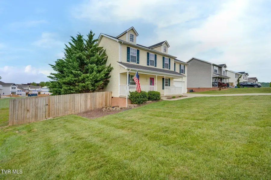 2201 Fox Meadows Circle, Bluff City, TN 37618 - #2