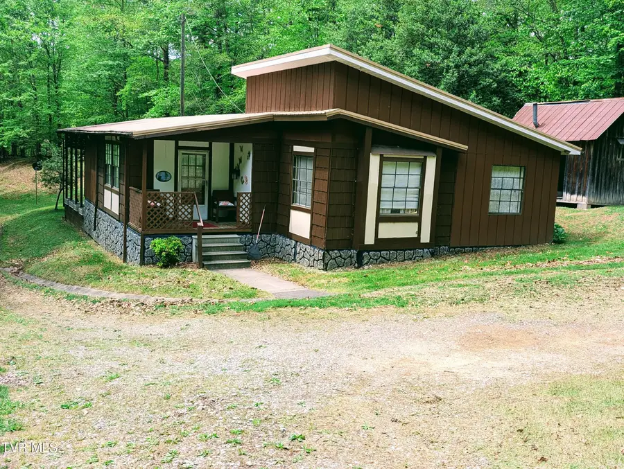 380 Hospital Drive, Clintwood, VA 24228 - #3