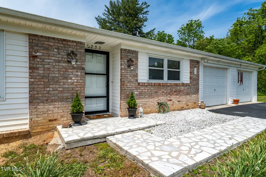 253 Fairford Lane, Blountville, TN 37617 - #2