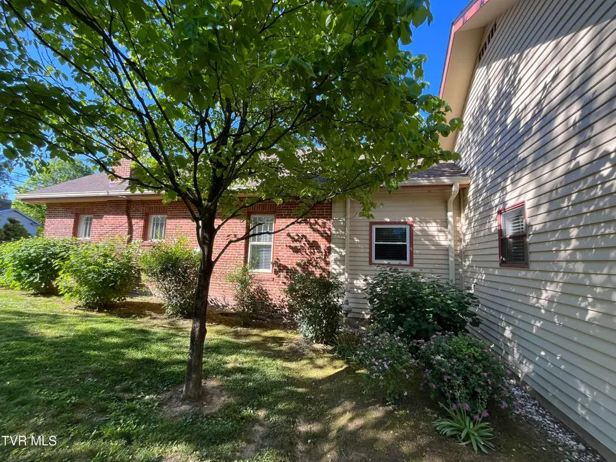 504 West Main Street, Jonesborough, TN 37659 - #3