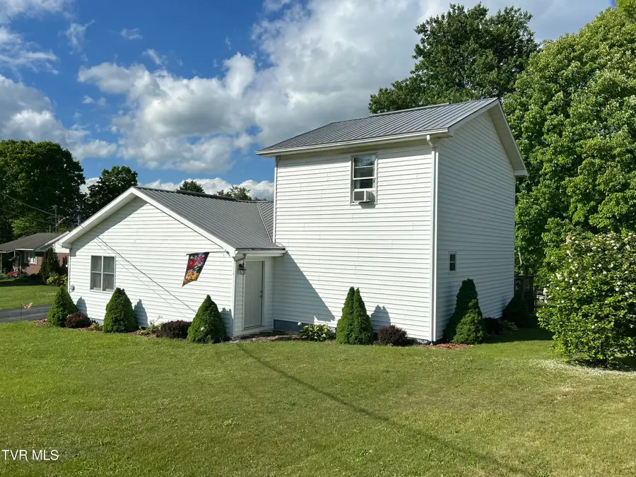131 Southwest Beverly Avenue, Wise, VA 24293 - #3